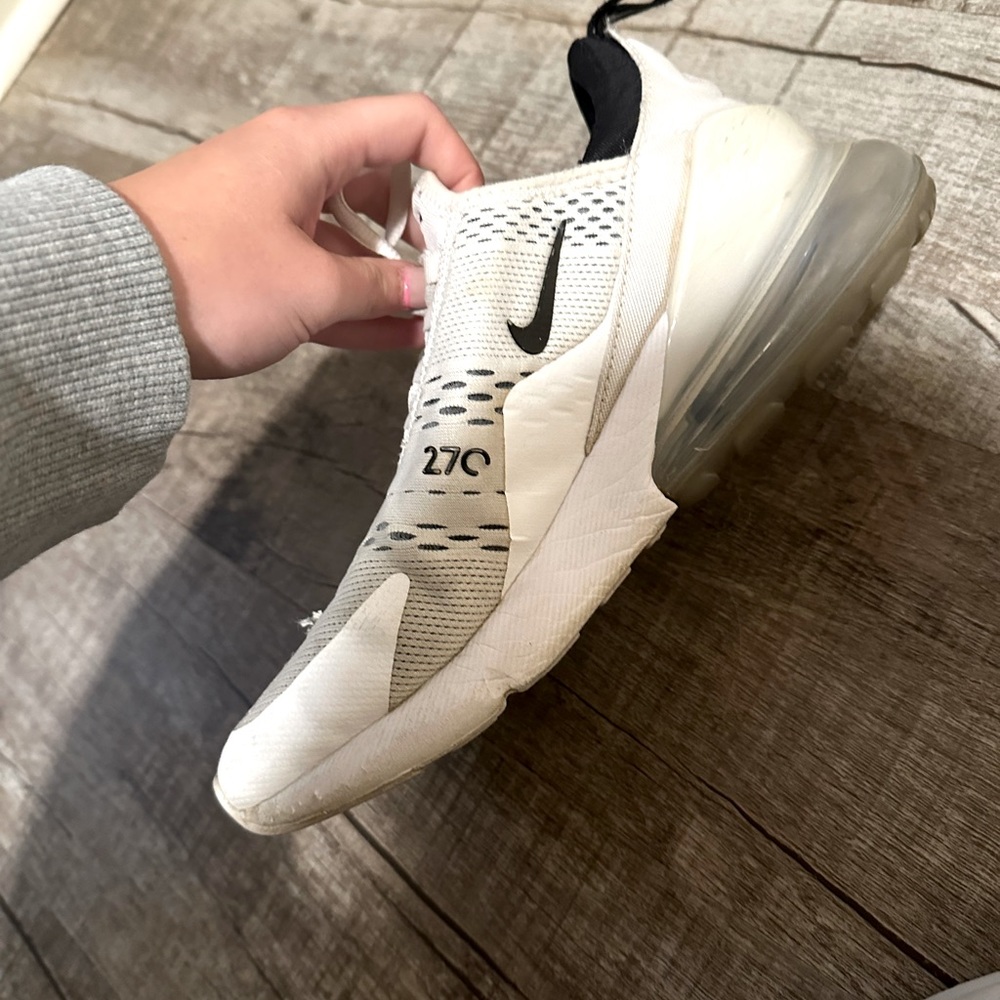 Women’s white nike air max 270 size 8.5